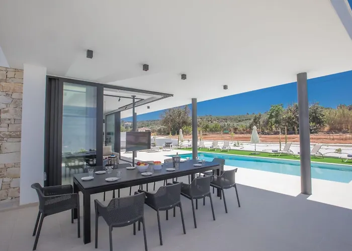 In Mit Grossem Garten By Interhome *