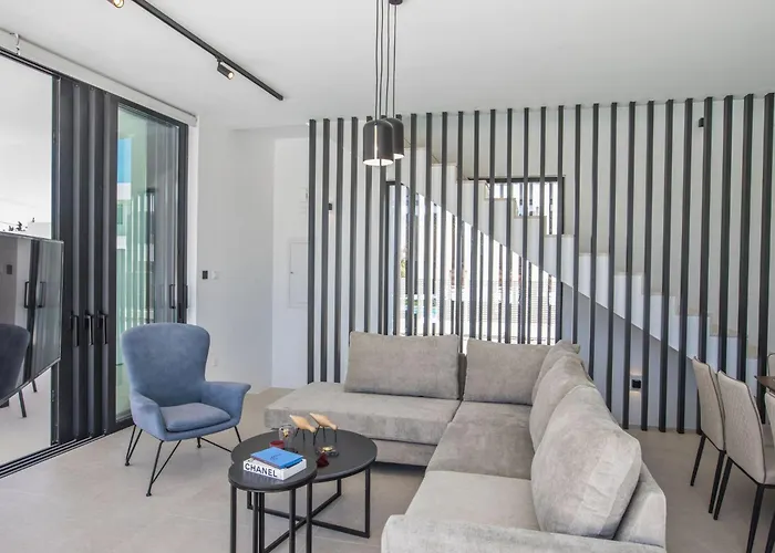 In Mit Grossem Garten By Interhome Ferienhaus