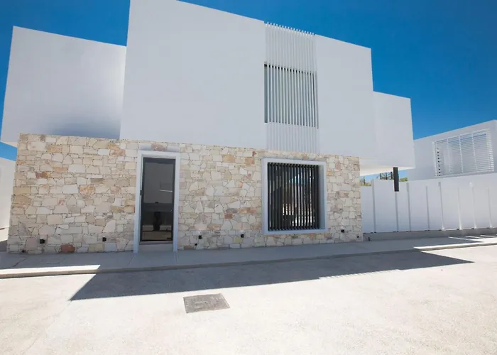 In Mit Grossem Garten By Interhome * Protaras