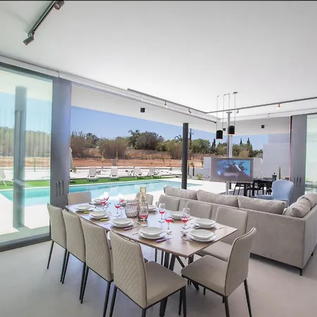 In Mit Grossem Garten By Interhome *