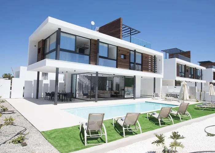 Casa de Férias In Mit Grossem Garten By Interhome Protaras